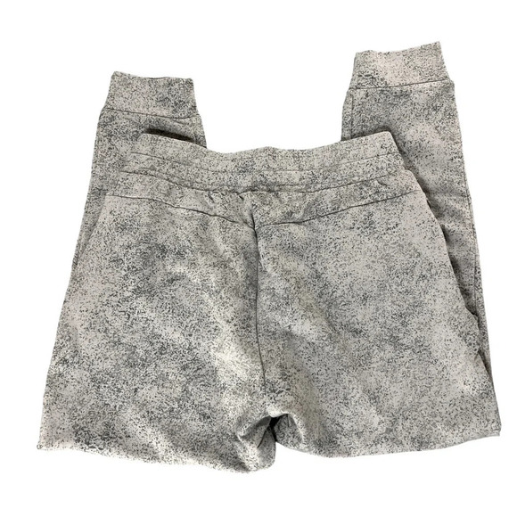 Gymshark Chalk Gray and White Joggers - Picture 10 of 10